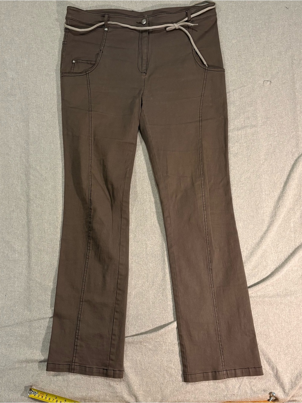 Women’s Bootcut Pants with Contrast Waist Tie in Brown. Size 10